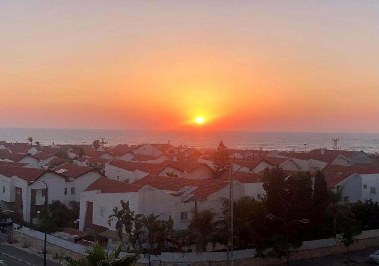 Studio Near The Sea Netanya Exterior photo